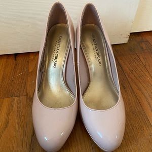 Light Pink/ Nude Christian Siriano Close Toe Pumps